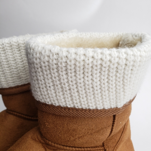 SOLD - Ugg style boots,woman brownboots - Picture 6 of 8